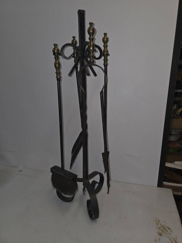 Nécessaire de foyer de cheminée en fer forgé