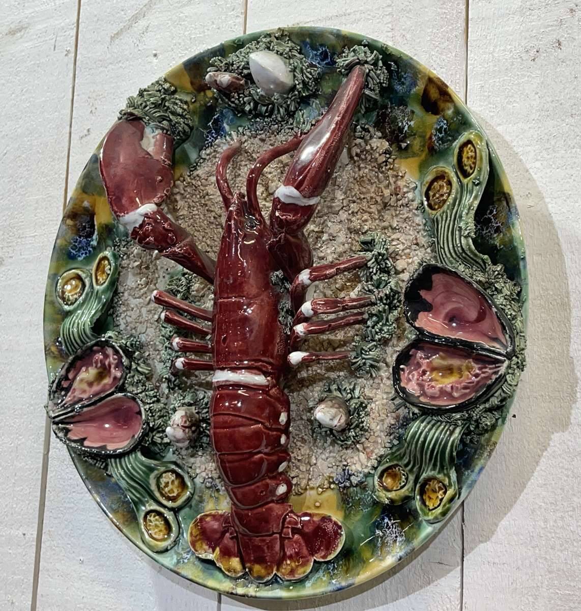Set of 8 majolica-barbotine dishes and plates