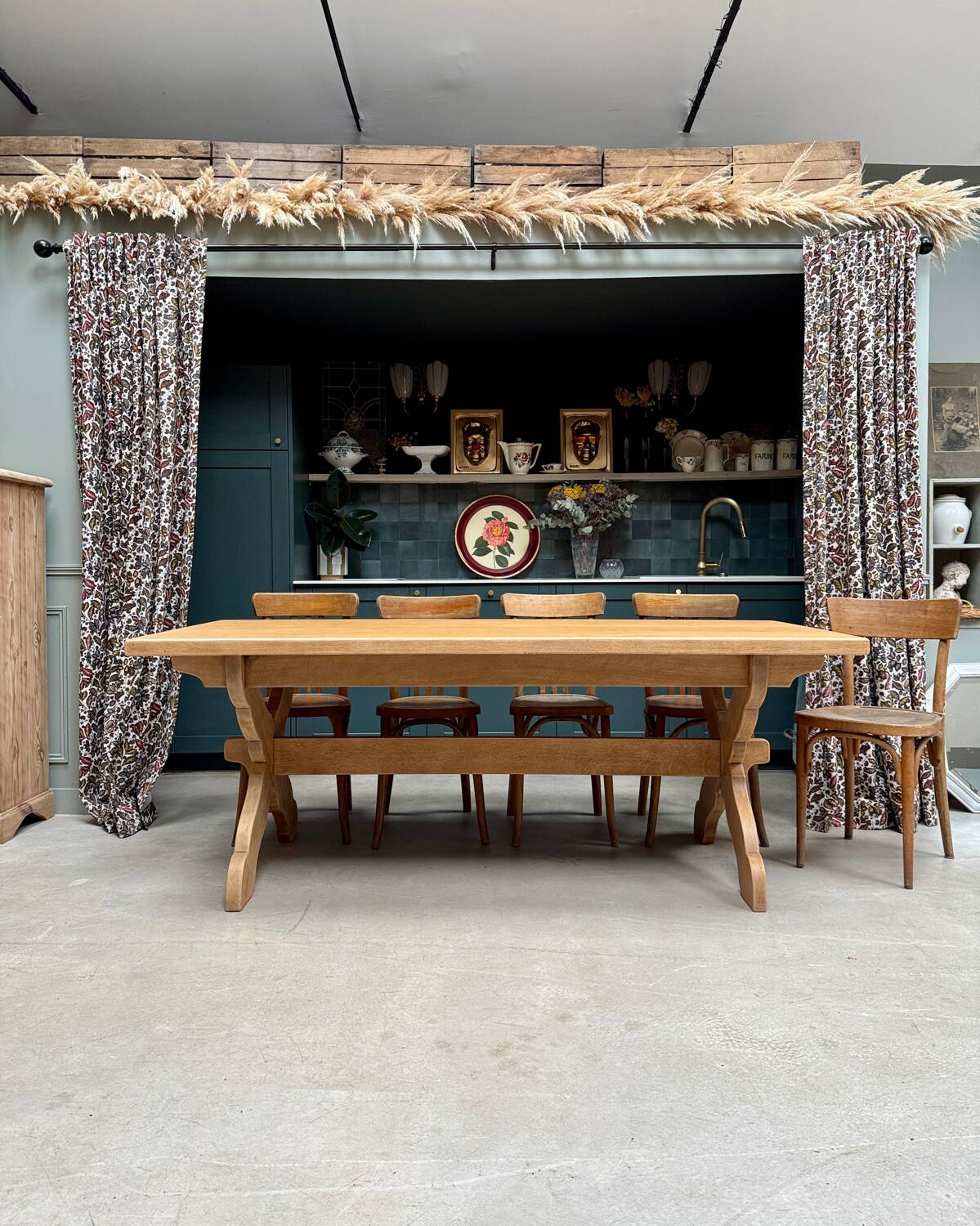 Grande table de ferme en chêne massif pieds croisés (rénovée)