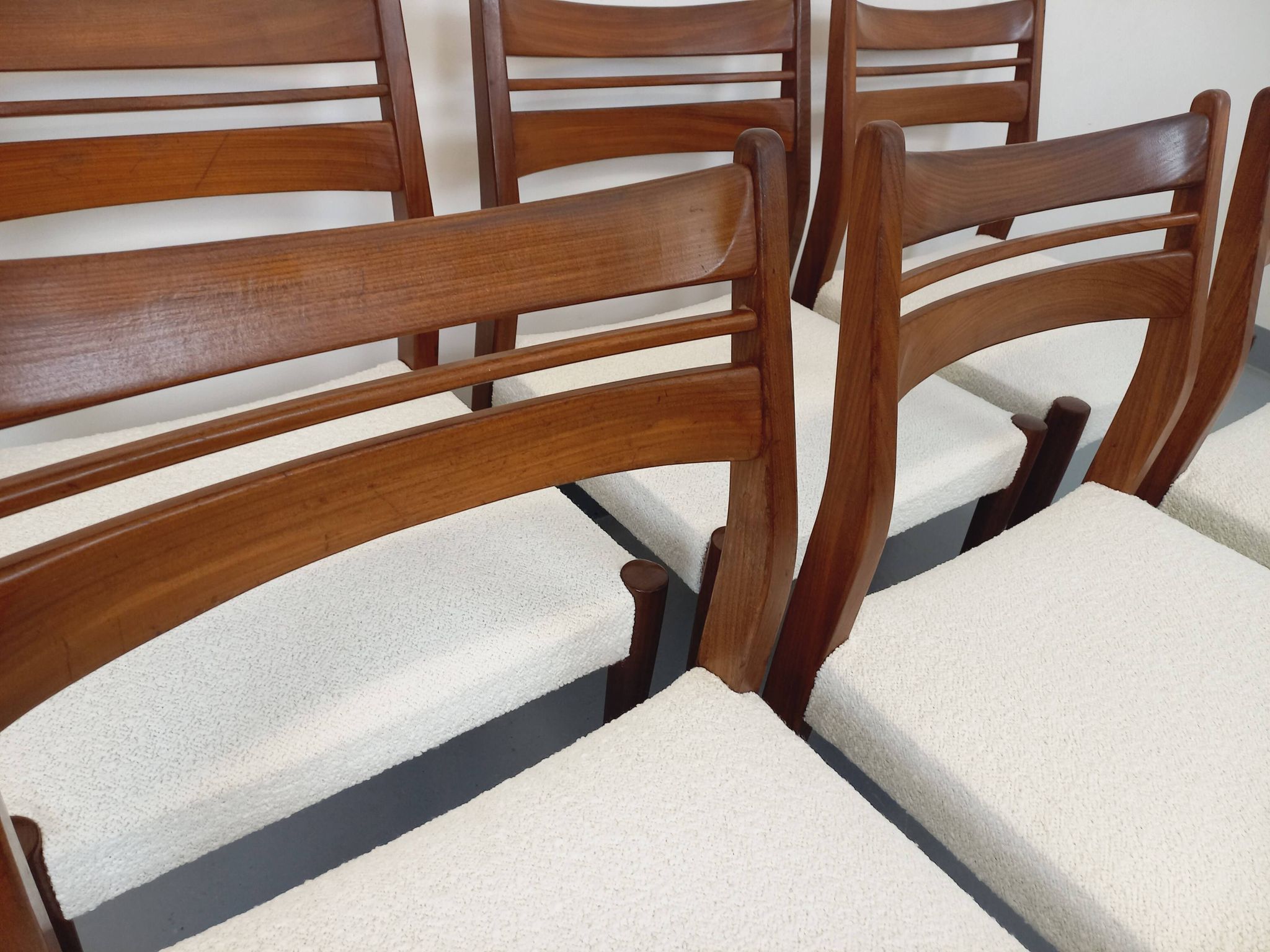Set of 6 vintage Scandinavian chairs in teak and bouclette fabric from the 60s