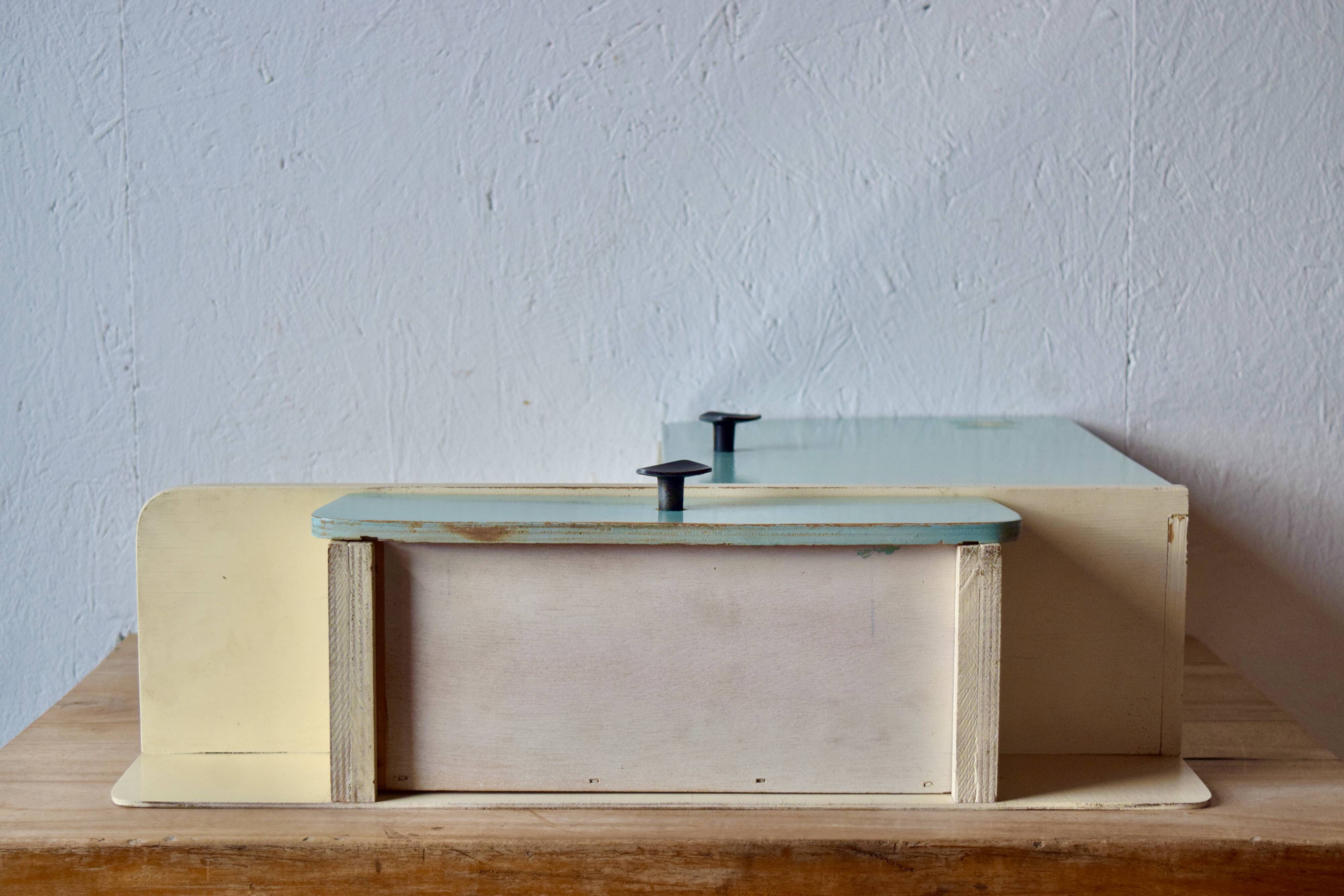 Old medicine cabinet - 1950