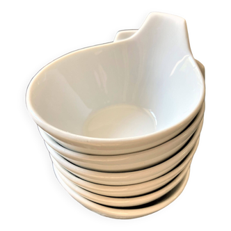 Set of 6 white ceramic ramekins