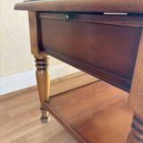 Table basse vintage en bois avec tiroir et tablettes