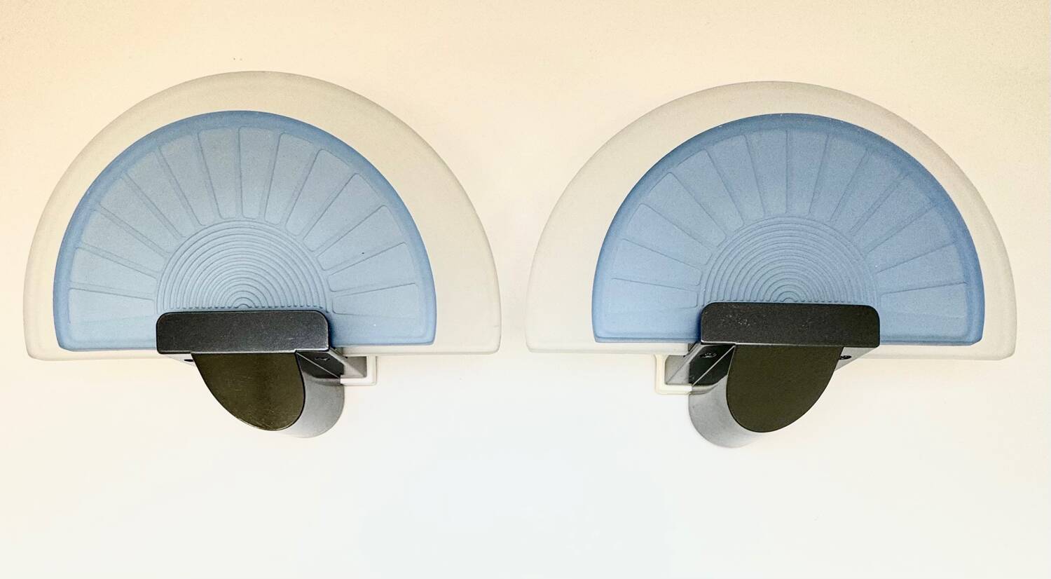 Pair of “diva” wall lights by Ezio Didone for Arteluce