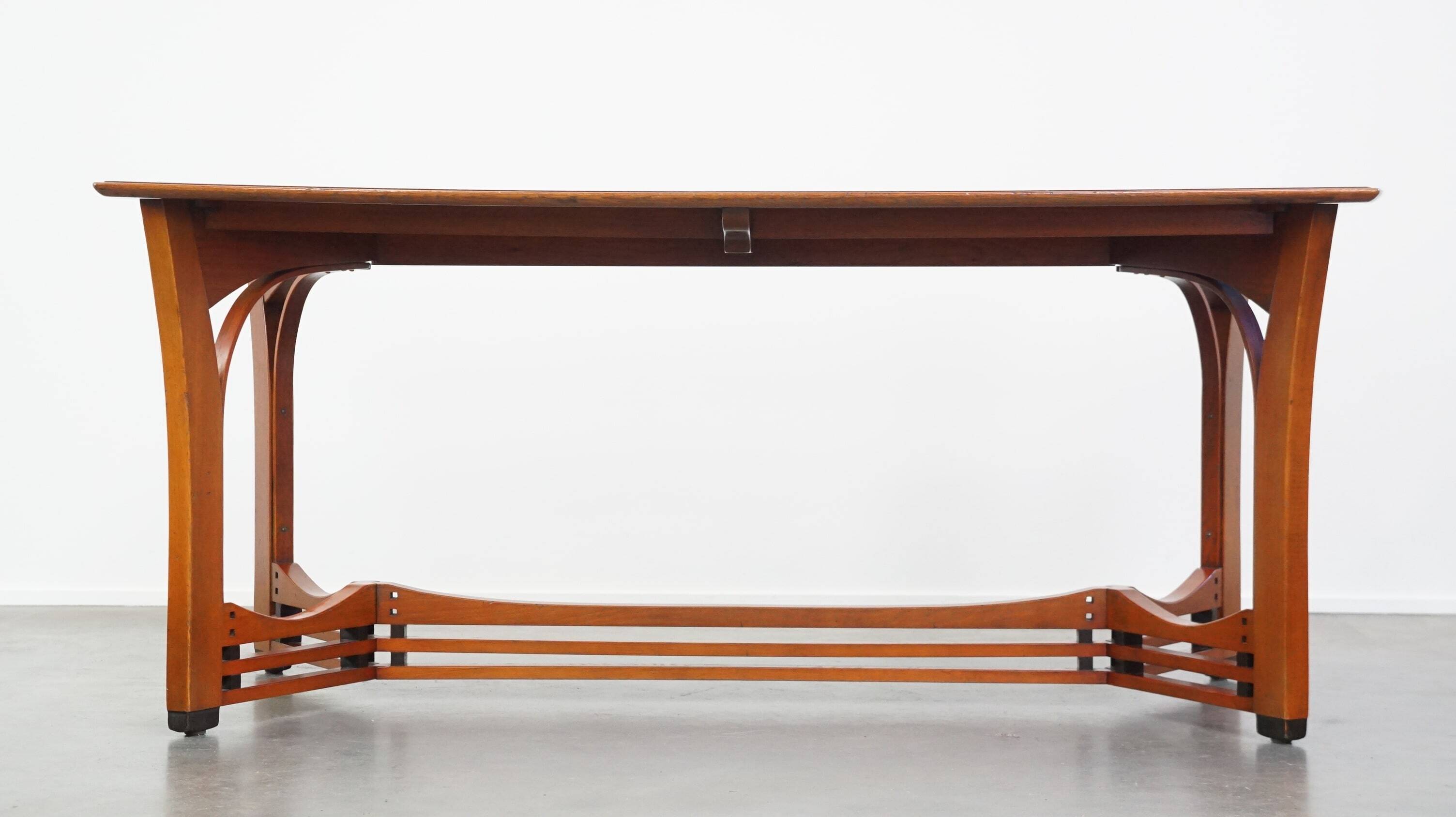 4 to 6-person Art Nouveau design dining table by Schuitema