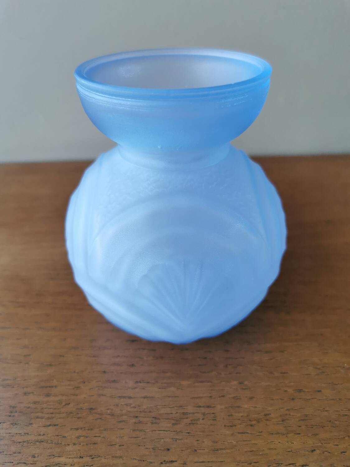 Art deco vase blue glass paste
