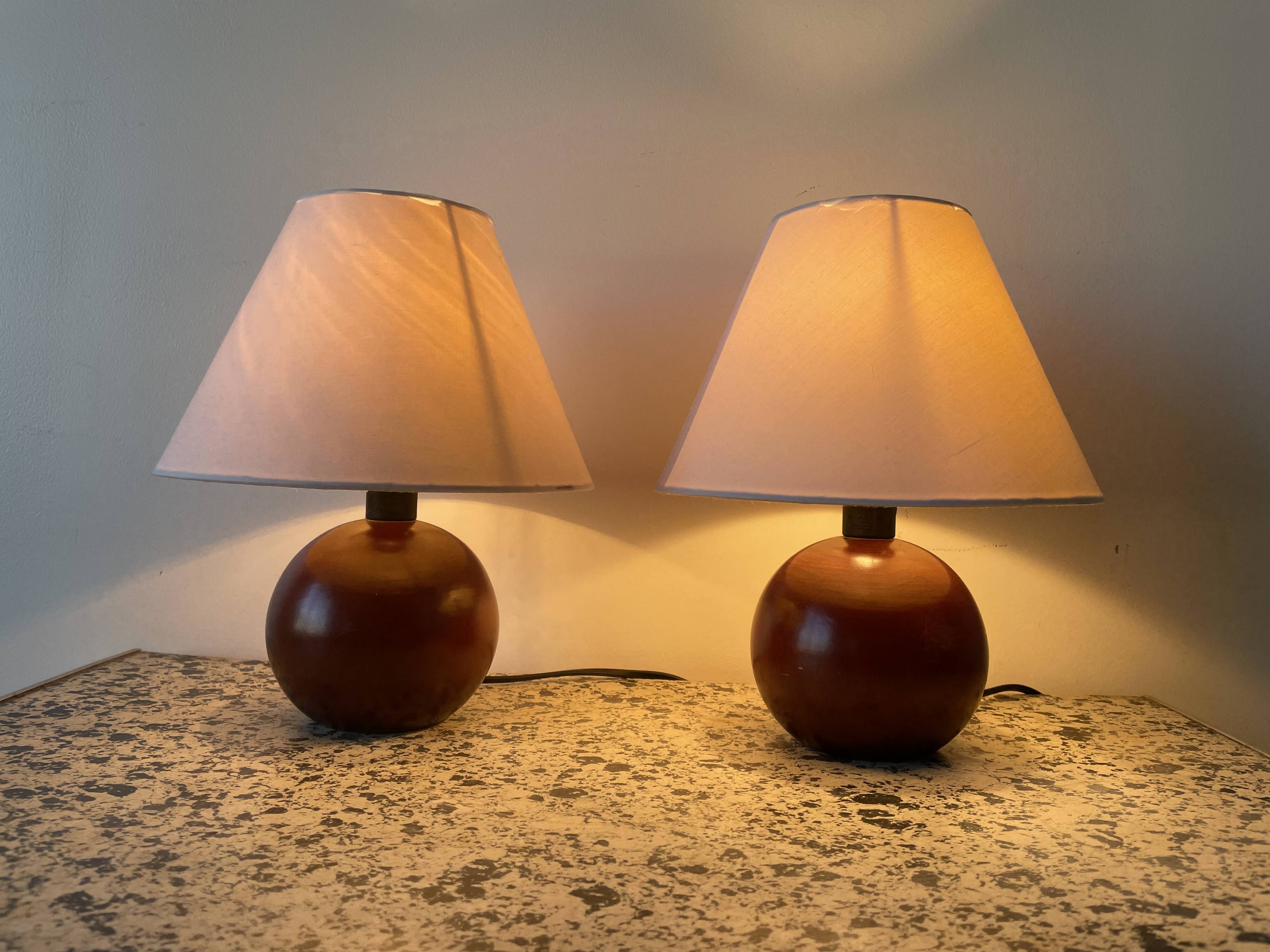 Set of 2 wooden ball lamps