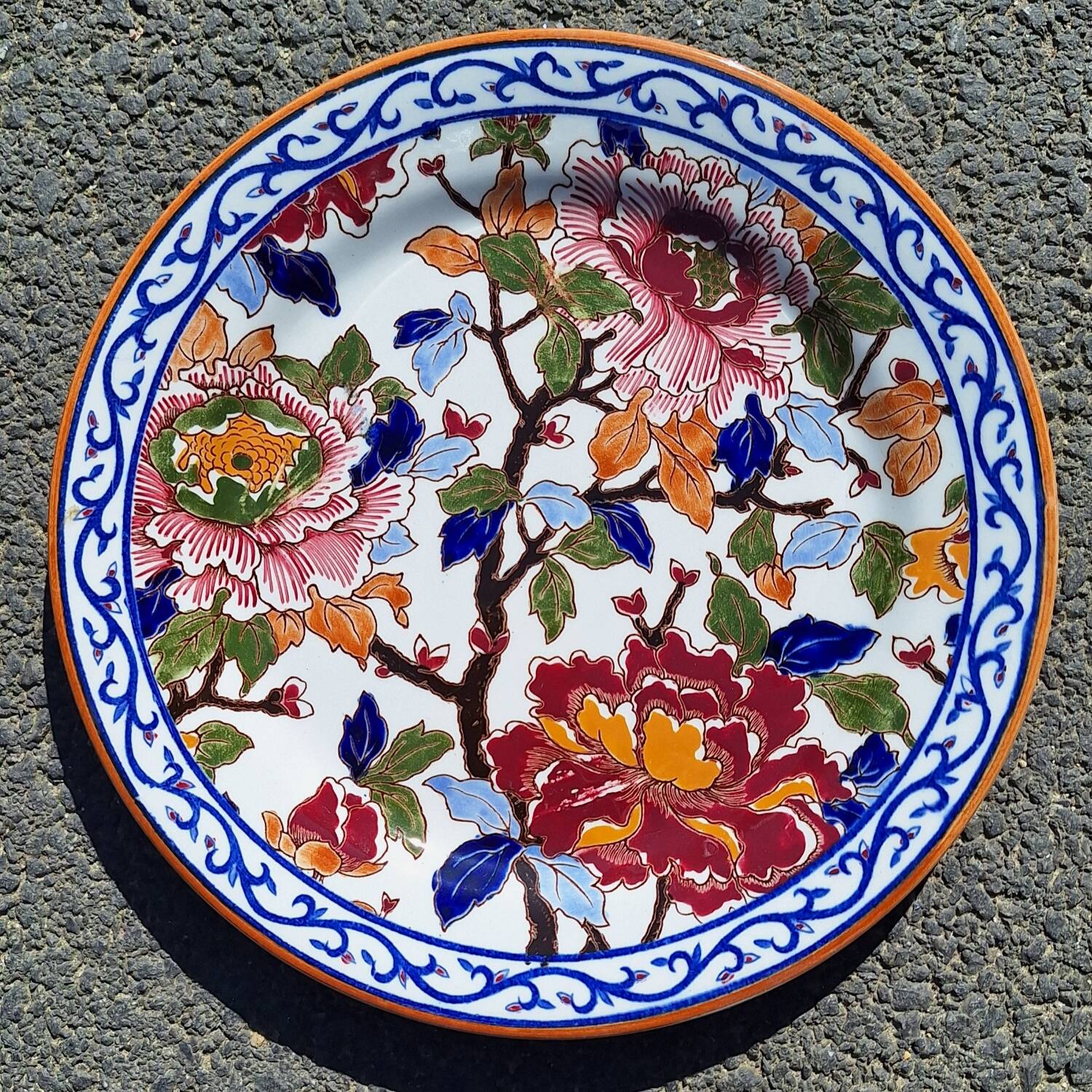 Hand-painted Gien earthenware plate/dish