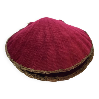 Scallop shell emptier