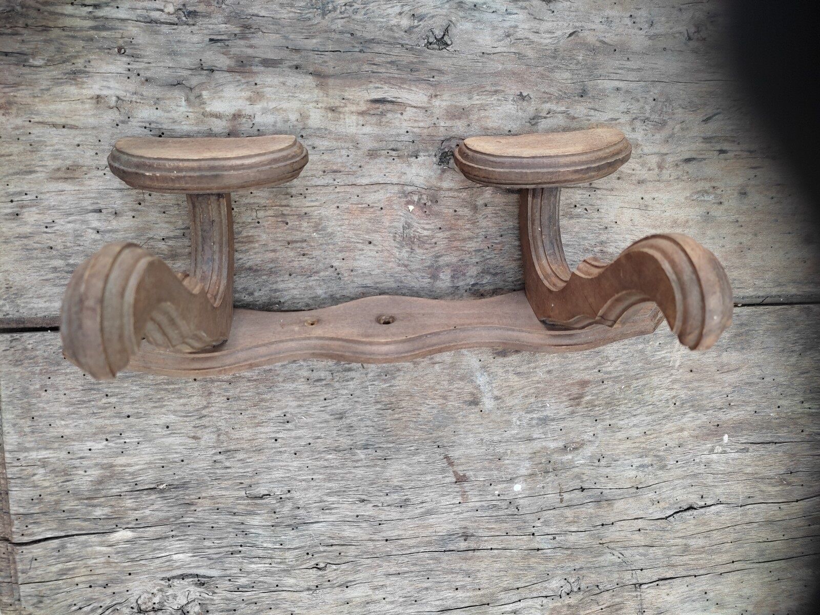 Coat rack patinated wood 2 hooks old dp 0722106