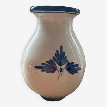 Vase céramique fait à la main blanc avec motif bleu