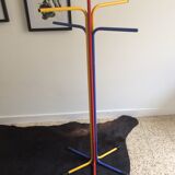 Children's coat rack from the 80s in lacquered metal.