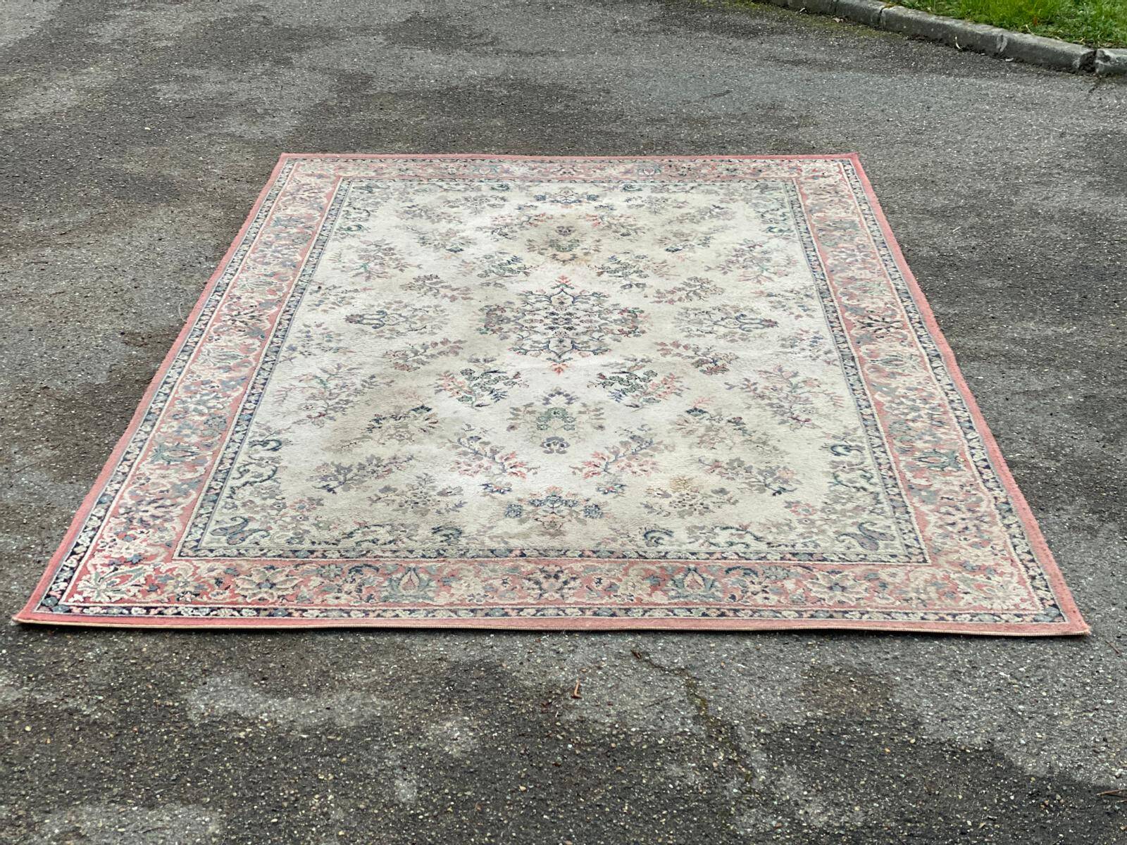 Red Persian wool oriental rug 200x300