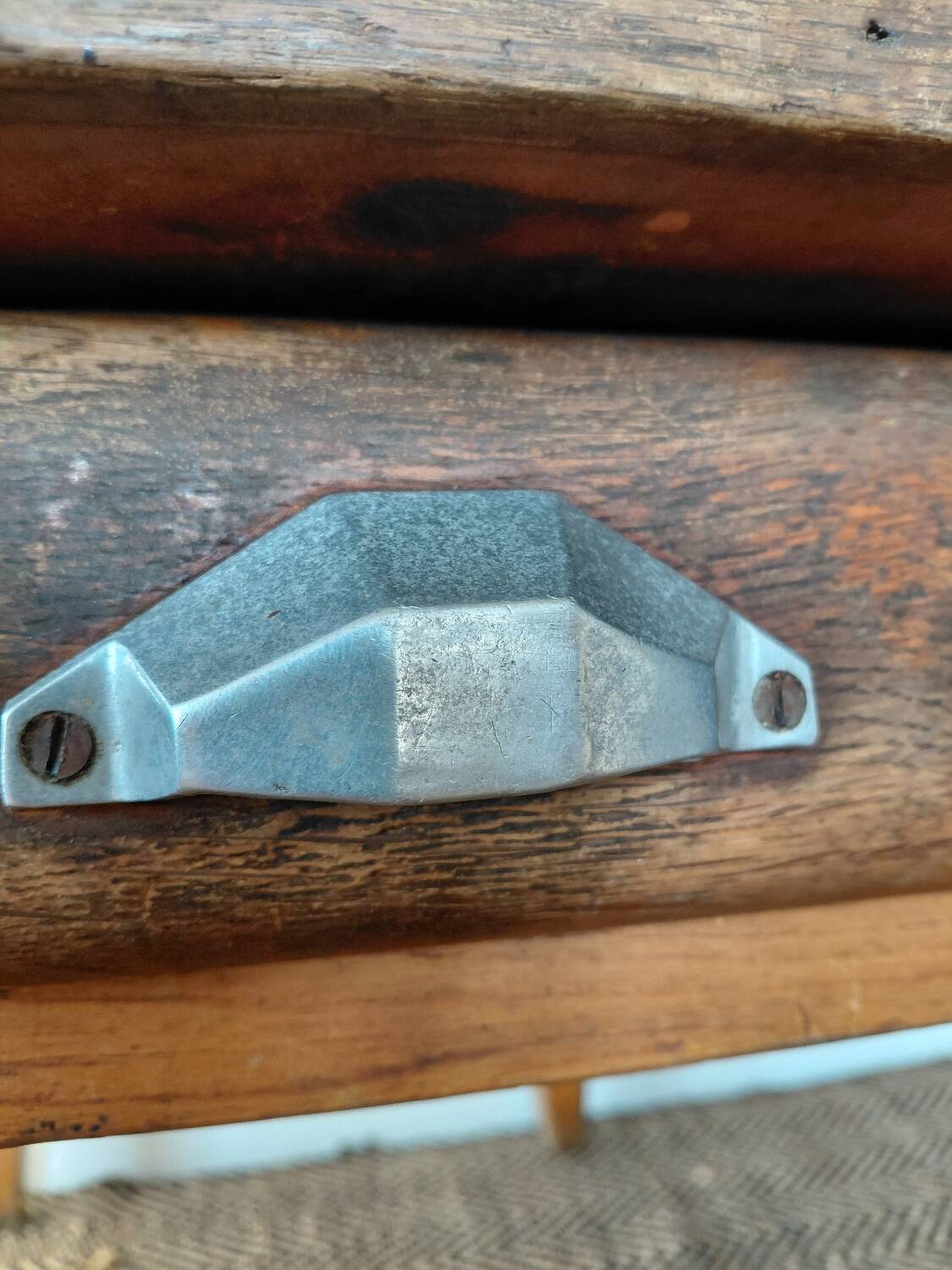 Old farmhouse table from the 50s with 1 drawer.