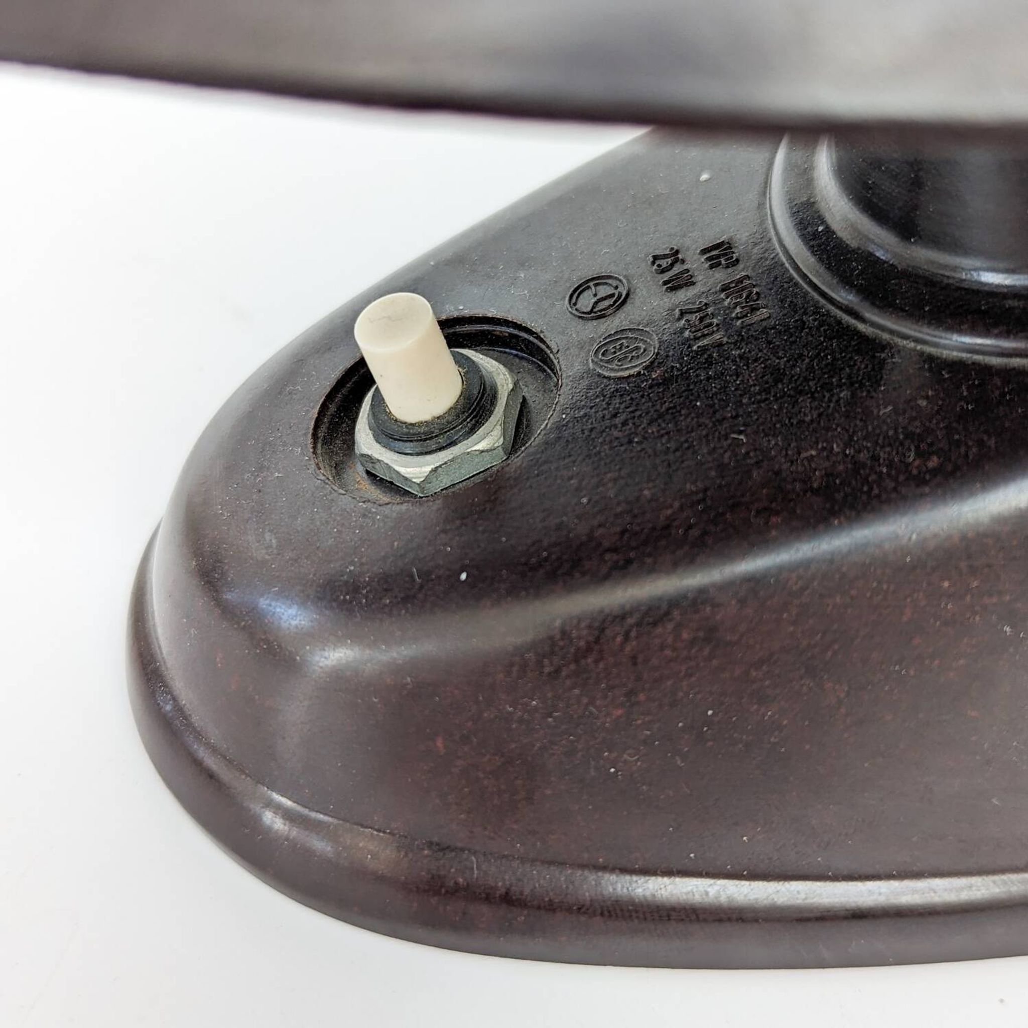 Paire d'appliques de table ou murales Bauhaus en bakélite par Elektrosvit, 1950