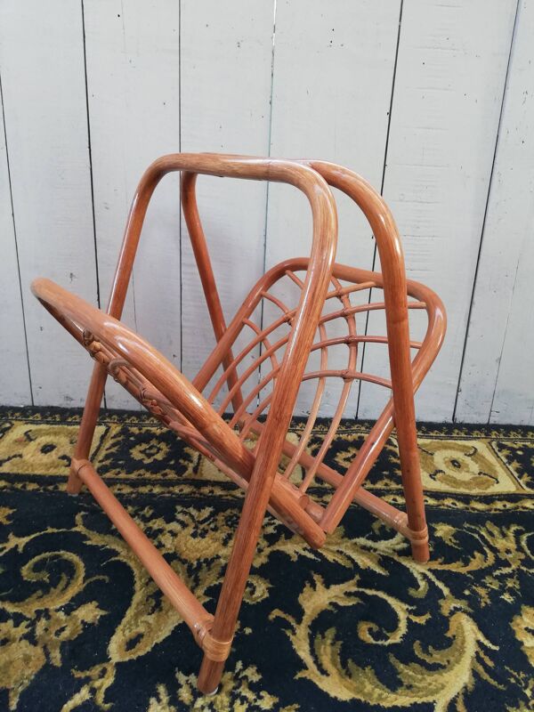 Porte revue vintage en rotin, tchèque