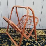 Porte revue vintage en rotin, tchèque