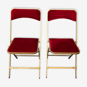 Duo of folding chairs