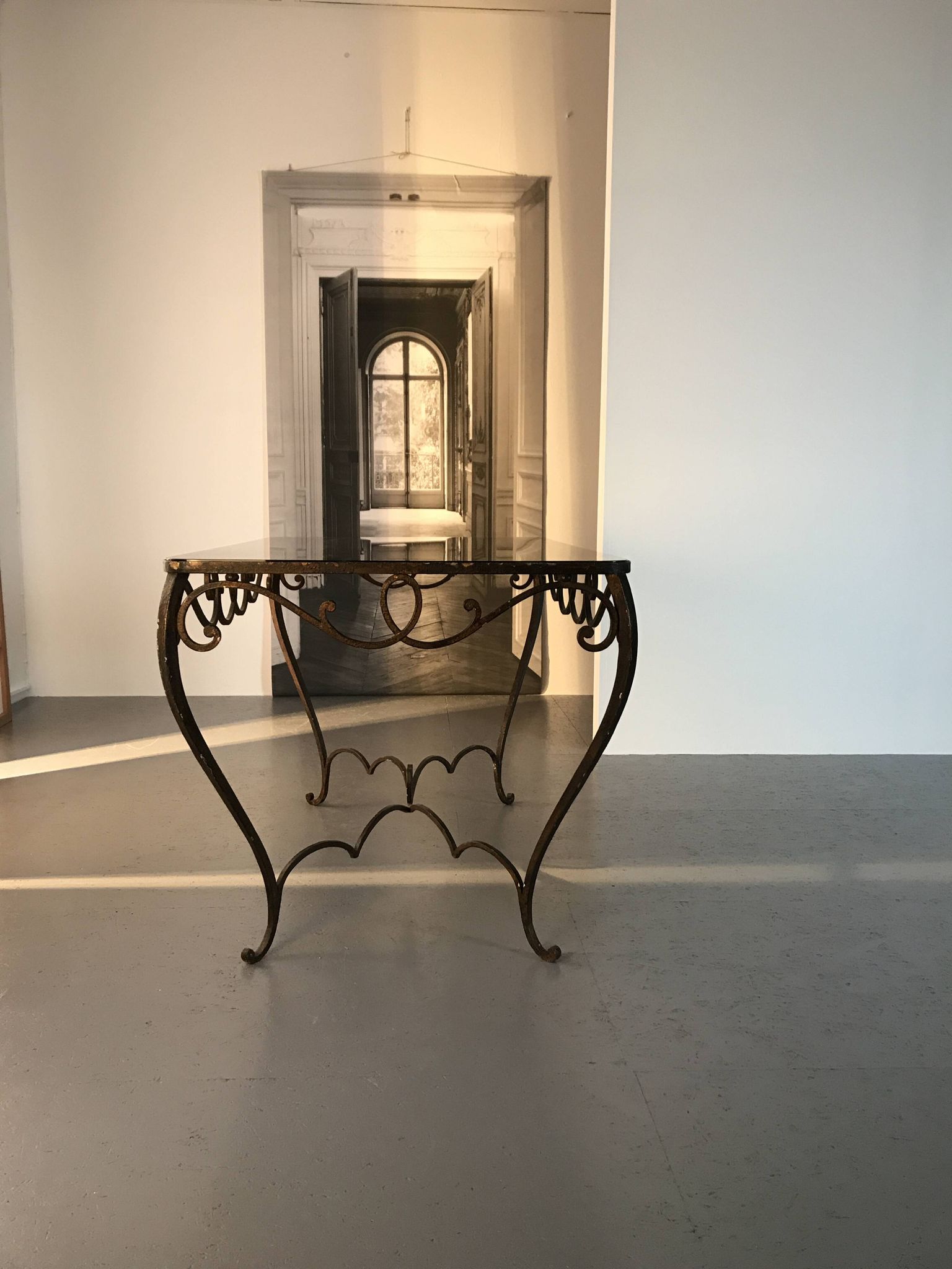 Table à manger Art Déco en fer forgé avec verre noir, années 1930