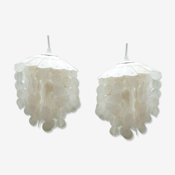 Duo of hanging lamps in mother-of-pearl tassels
