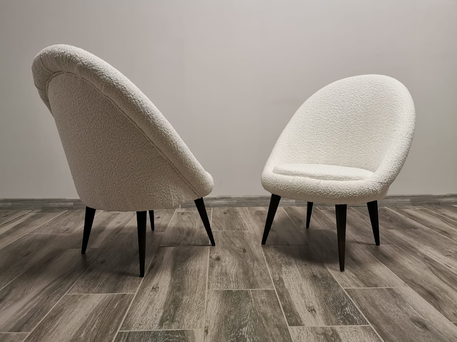 Paire de fauteuils mid-century restaurés