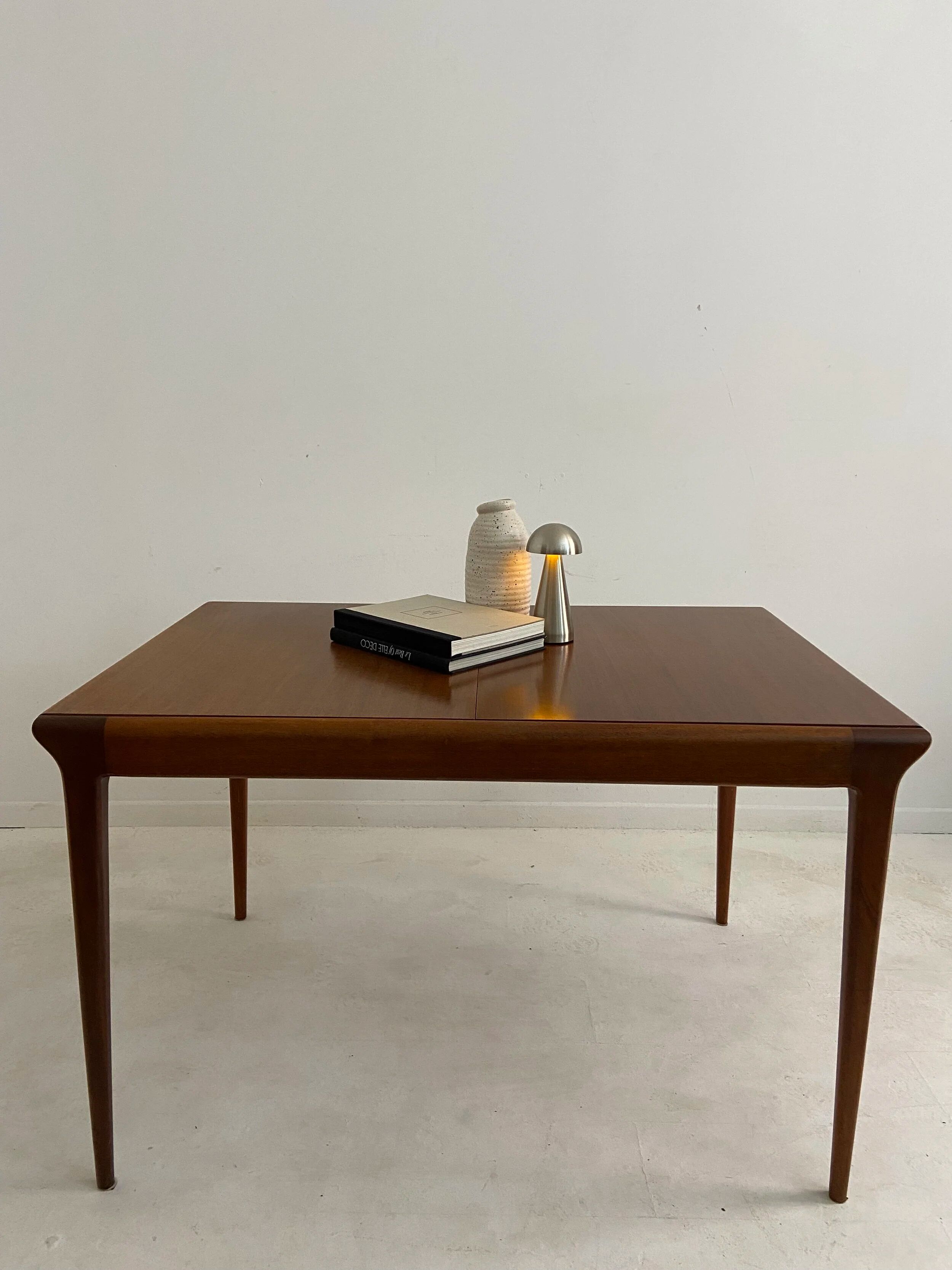 Table vintage McIntosh scandinave en teck – années 60