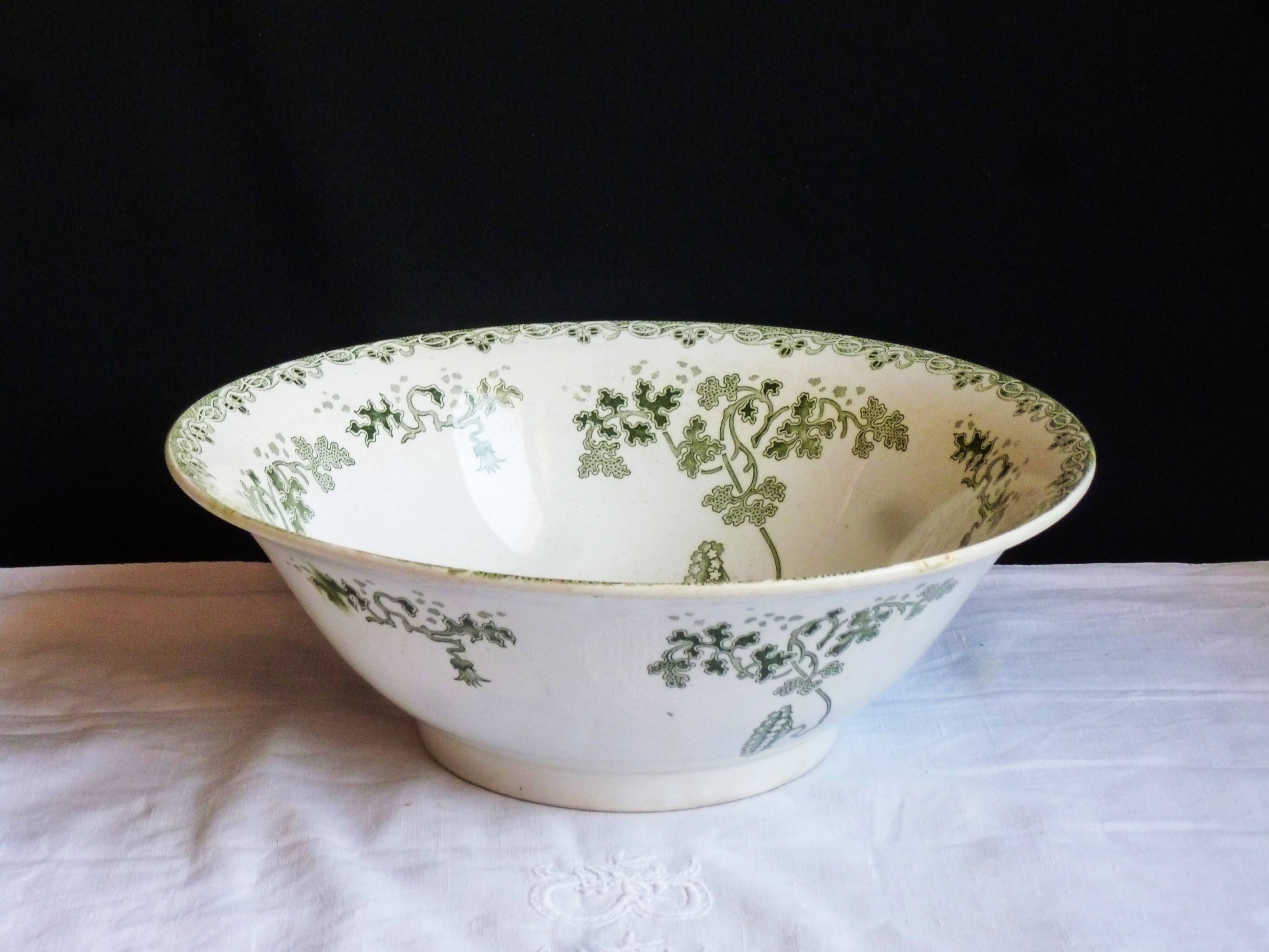 Ceramic fruit bowl, ceramic compote dish, fruit basket.