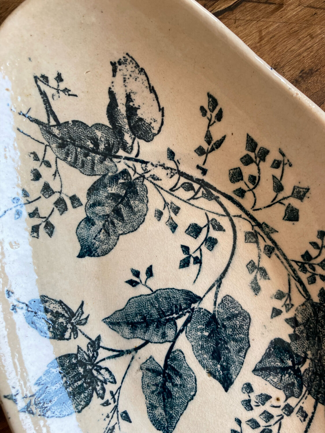 Empty pocket Boutras iron earth