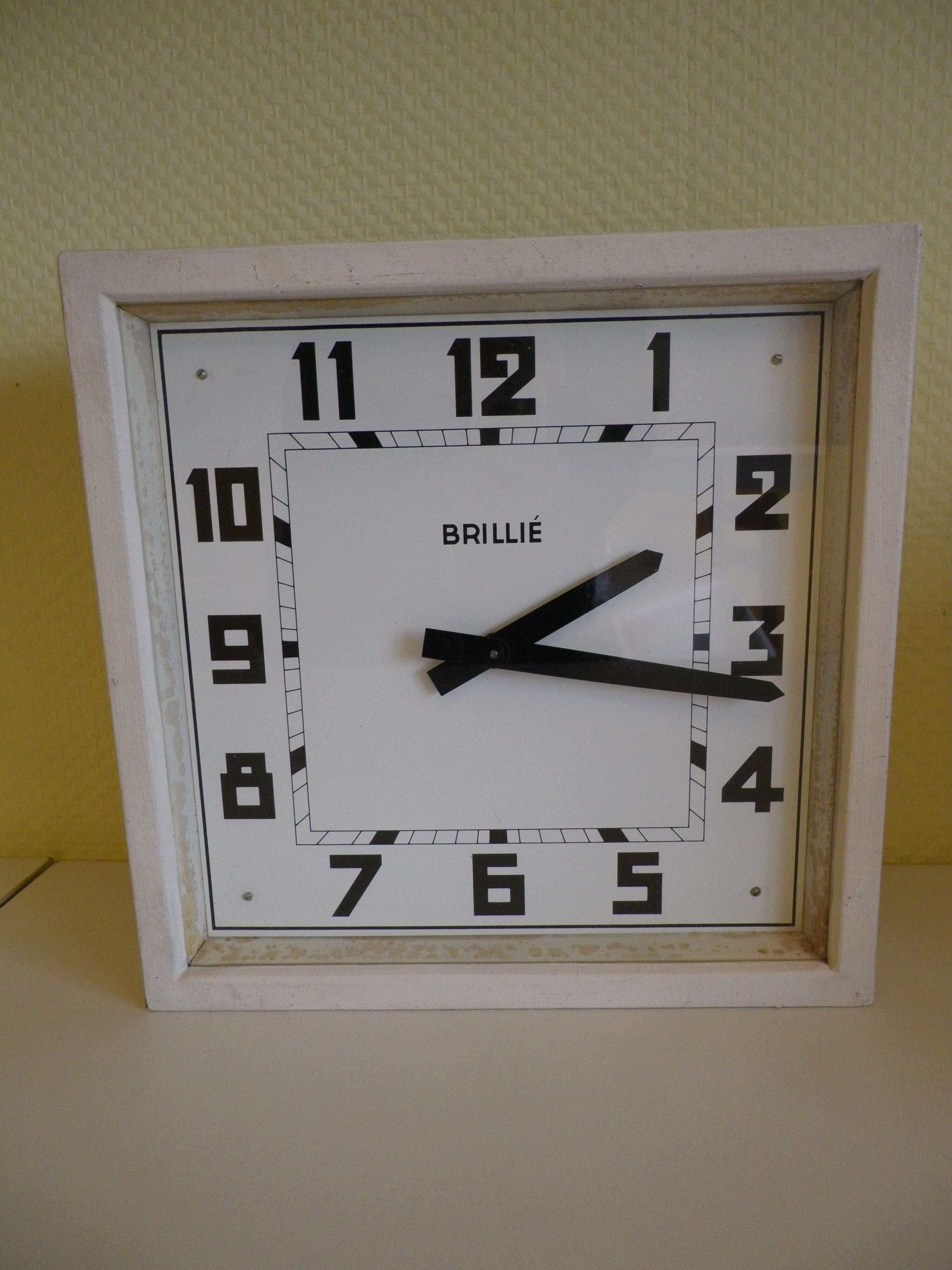 1970 Decoration Shine Receiver Clock with porcelain rose window