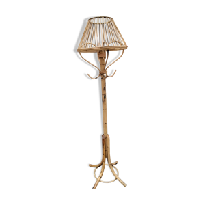 lampadaire avec porte