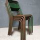Vieille chaise verte français chaise d'usine de fer