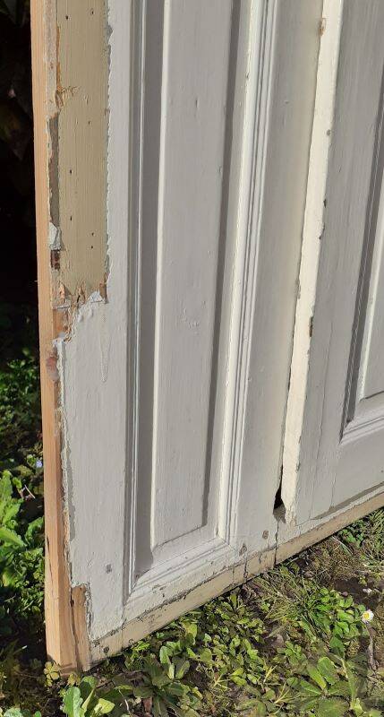 Cupboard door h201.5xl91.5cm with its 19th century molded frame
