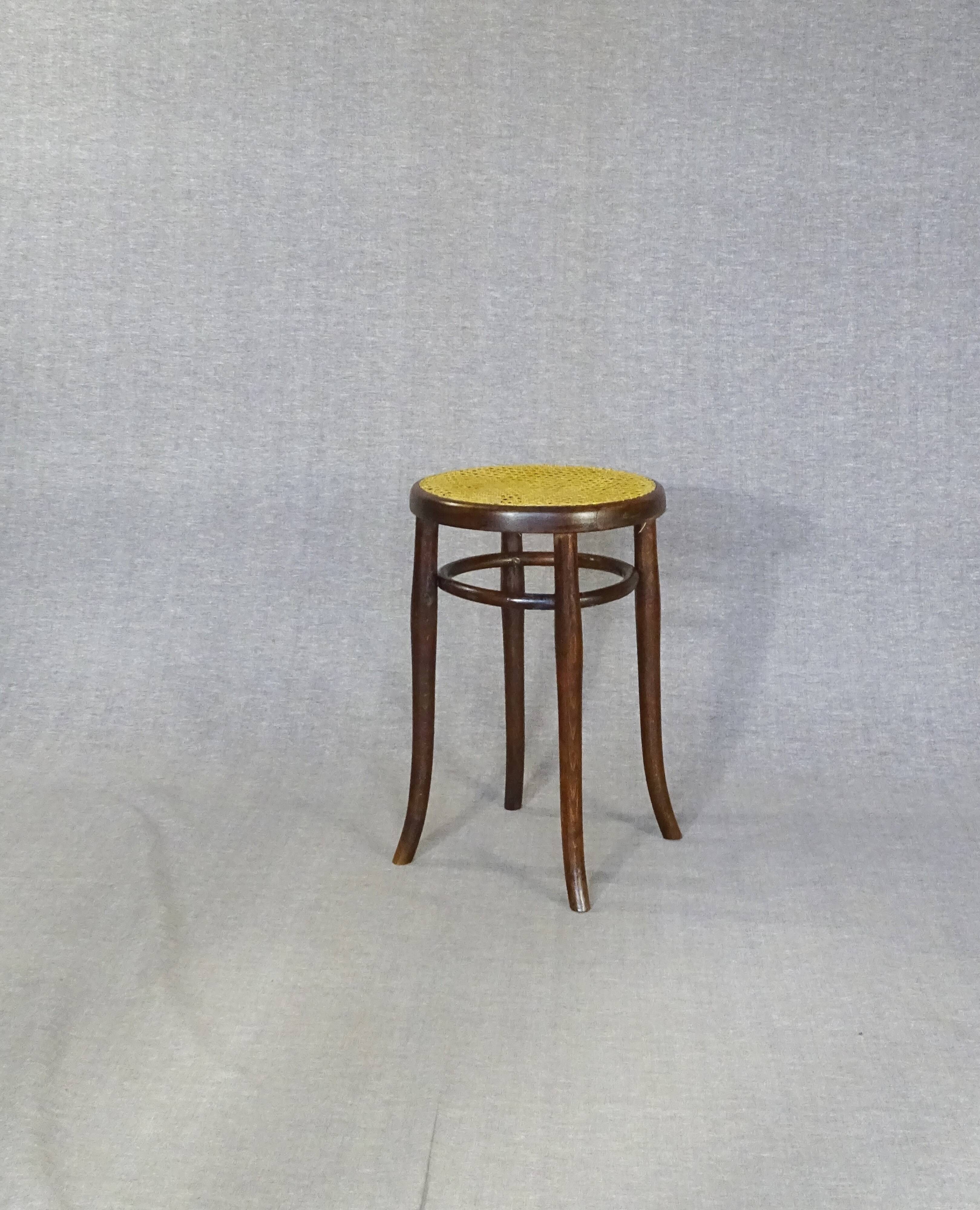 Tabouret bois courbé canné de piano bistrot Thonet 1900