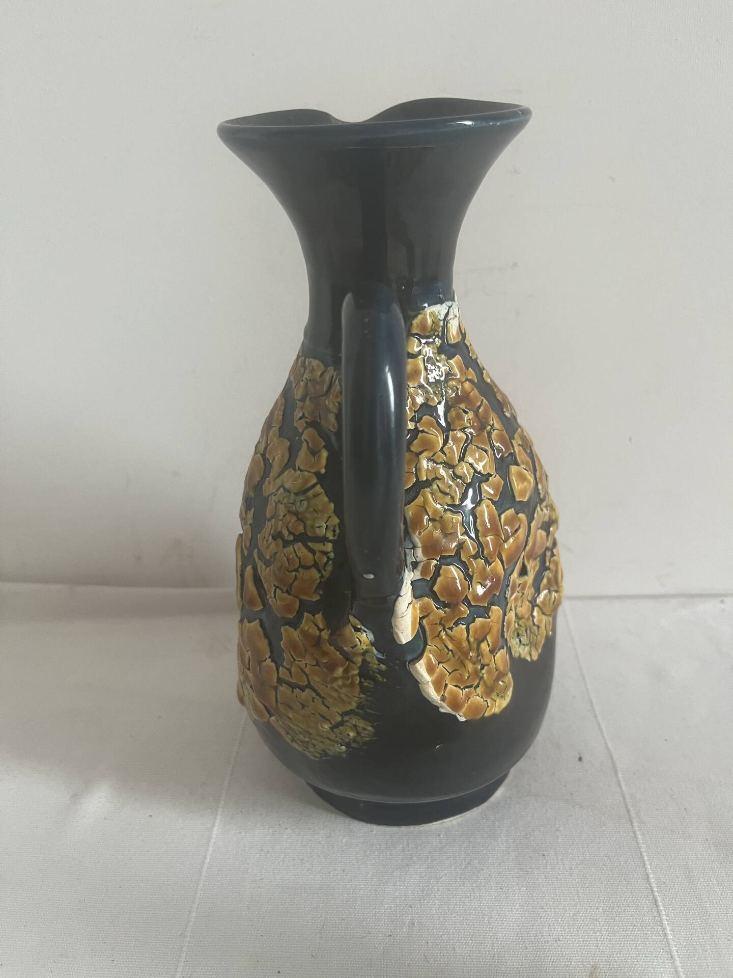 Vintage fat lava Vallauris pichet vase