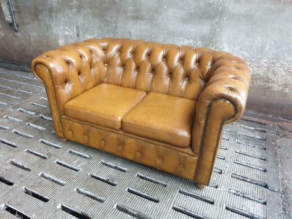 Old Chesterfield sofa 2 seater 140 cm