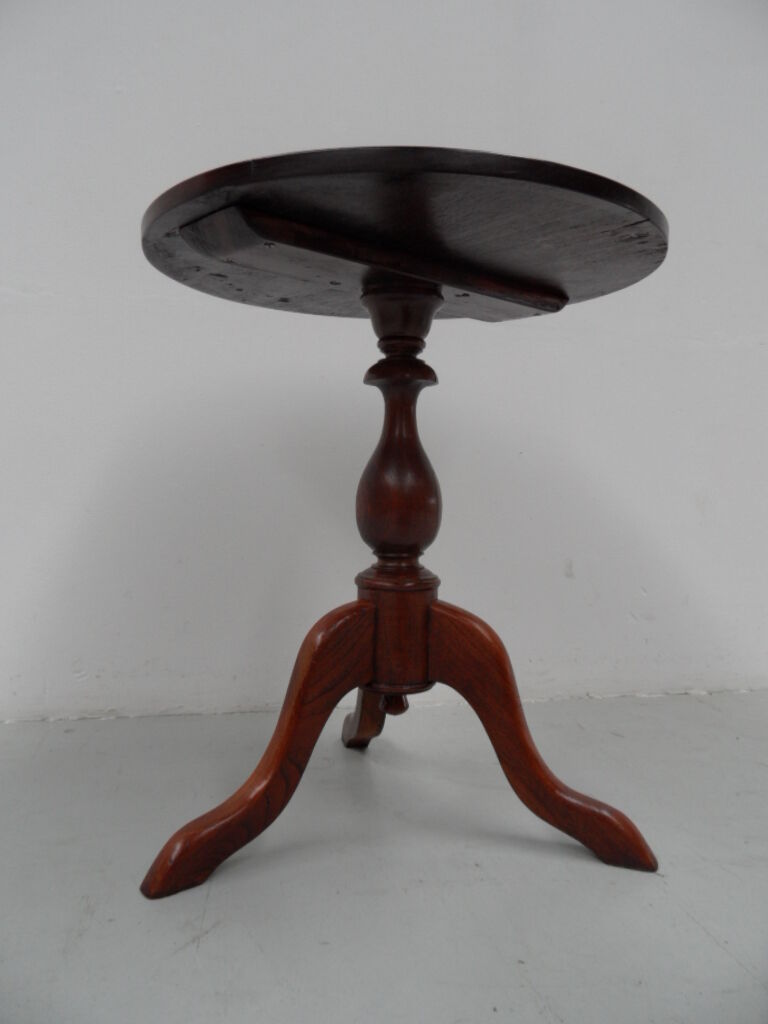 Antique mahogany round side table