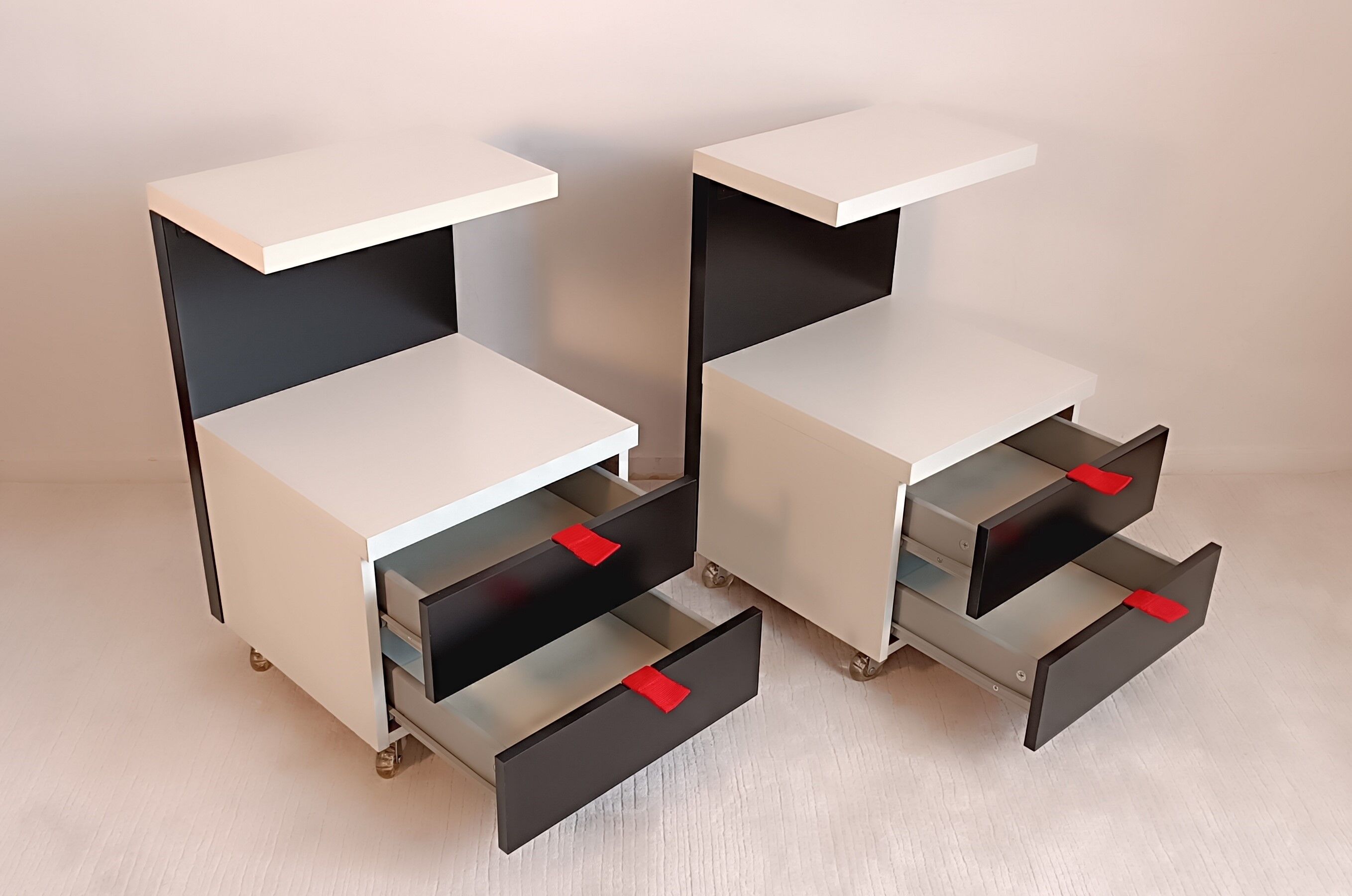 Tables de chevet postmodernes ikea noir et blanc 1980’s en tbeg