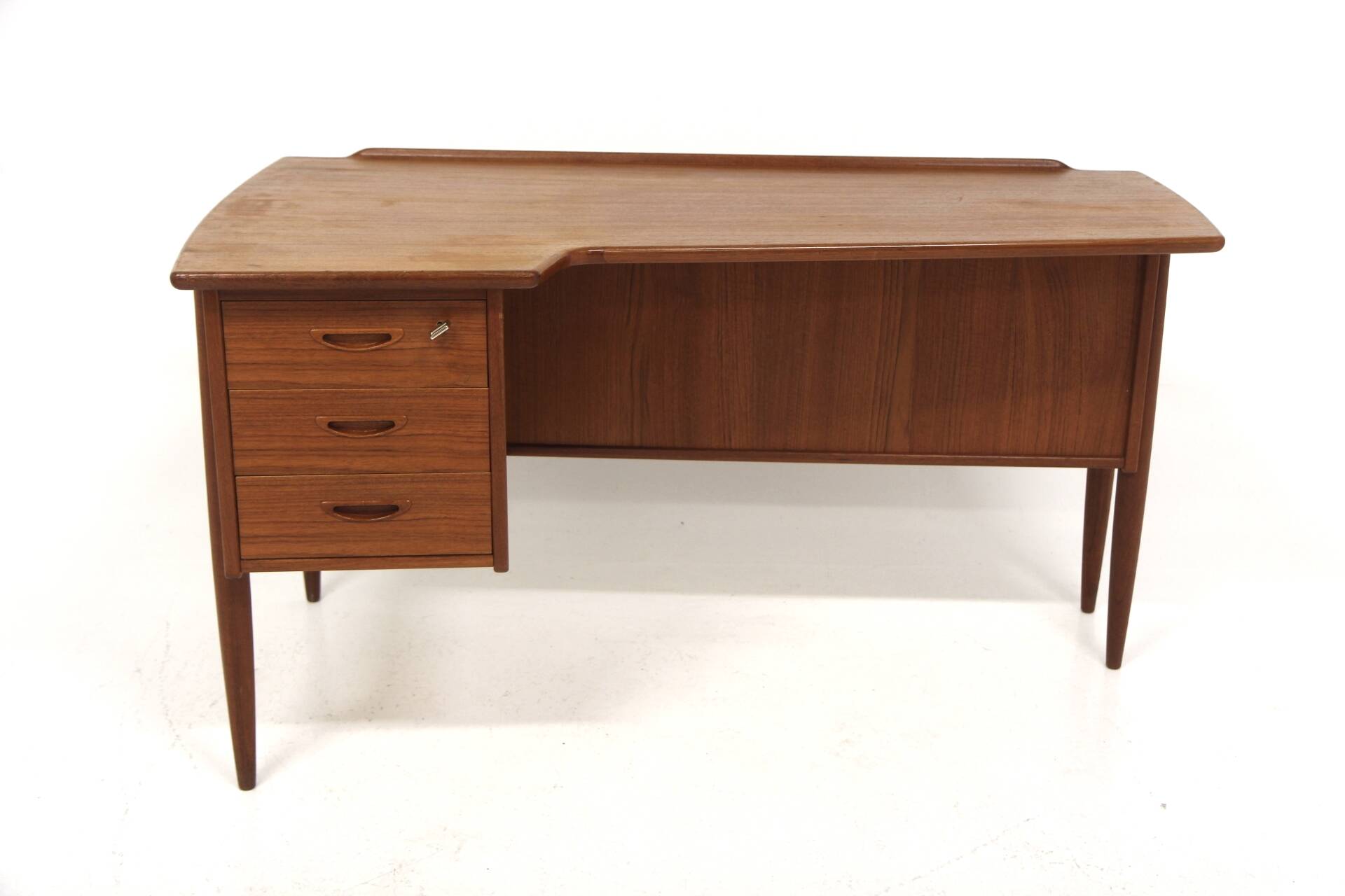 Scandinavian teak desk "A10", Göran Strand, Lelångs Möbelfabrik, Sweden, 1950