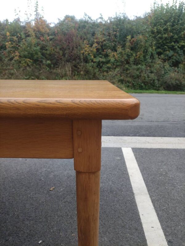 Table living en chêne