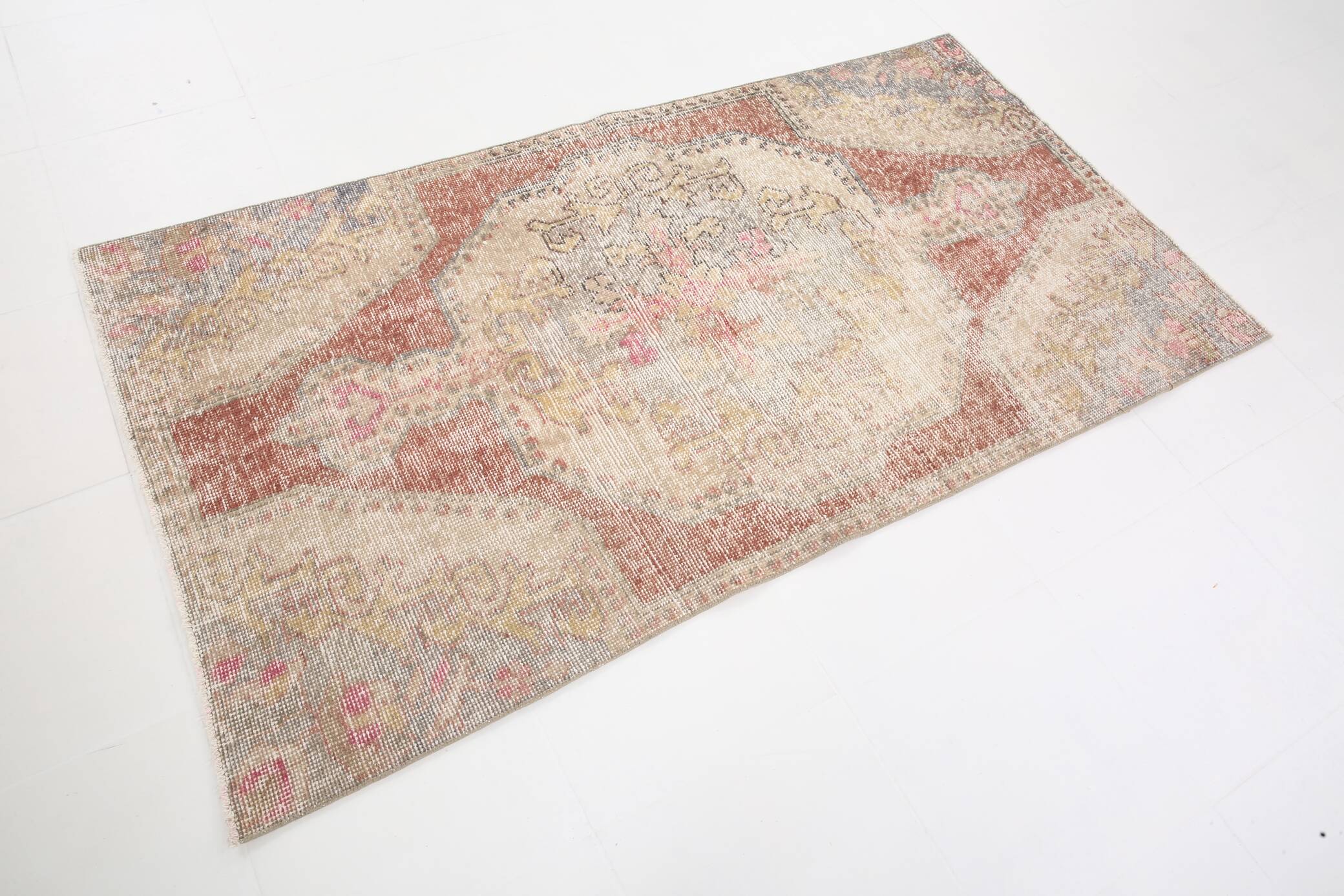 Vintage Red & Cream Oriental Turkish Rug, 110x199Cm