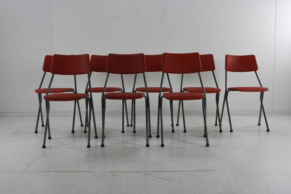 Ensemble de huit chaises de cuisine empilables par Ahrend De Cirkel Holland