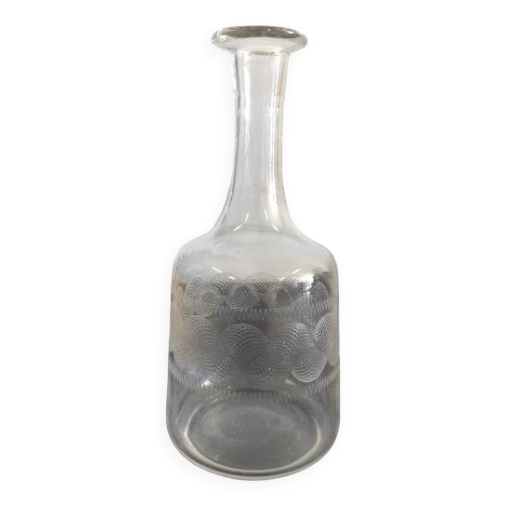 Carafe en verre moulé et gravé
