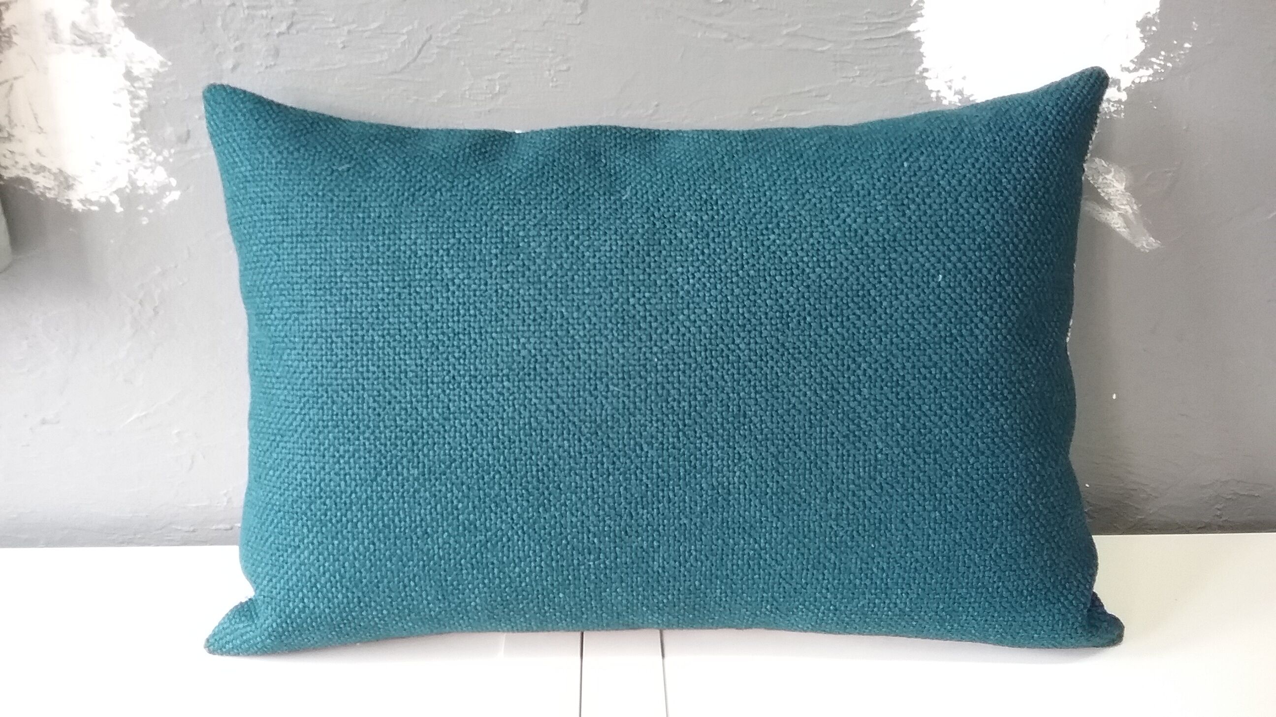 Two-tone cushion