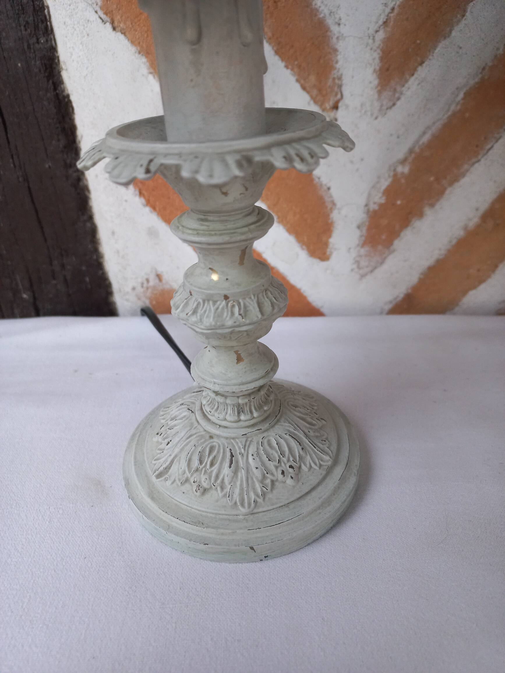 Paire de lampes de chevet patinées