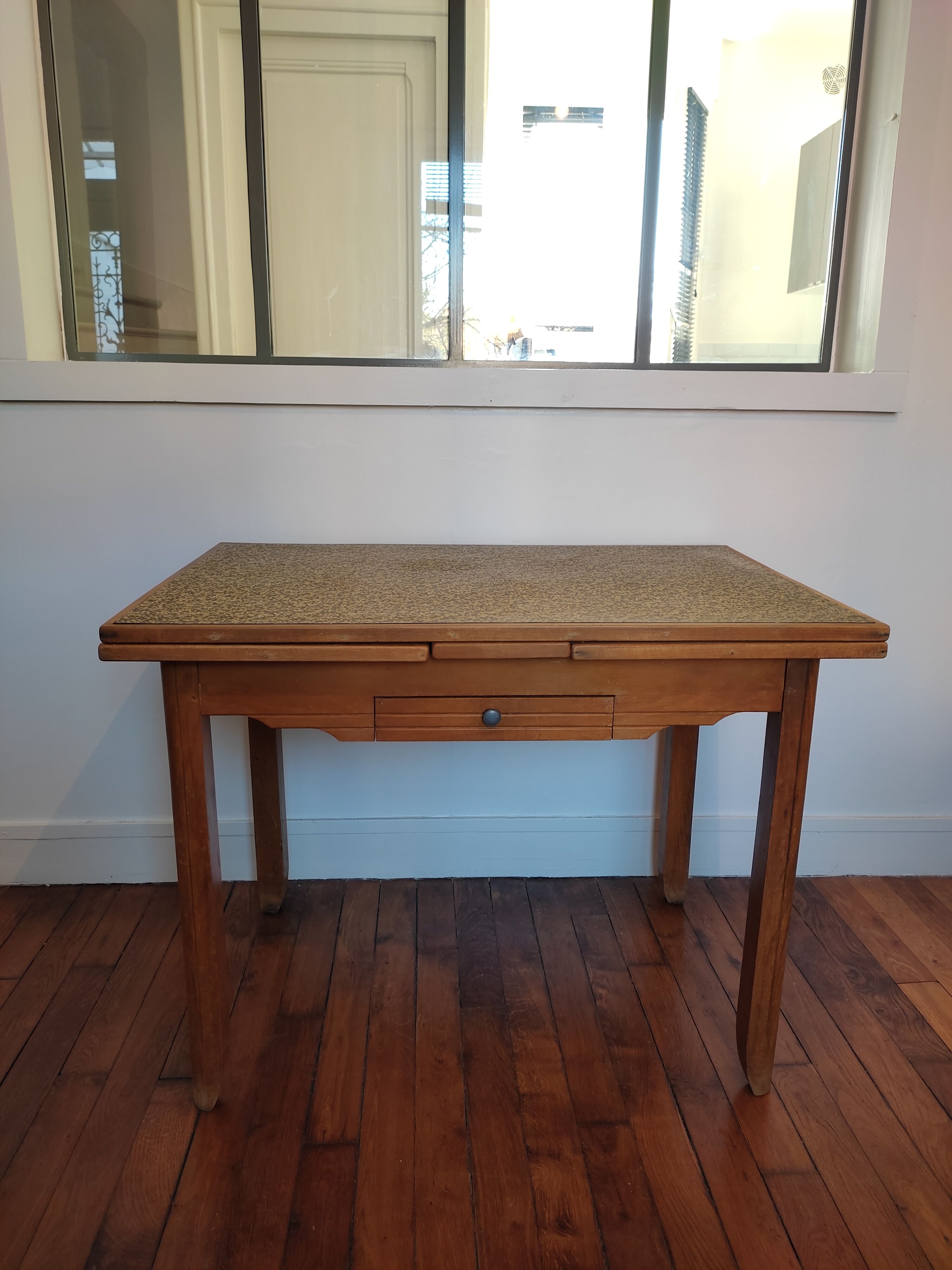 Art deco style table