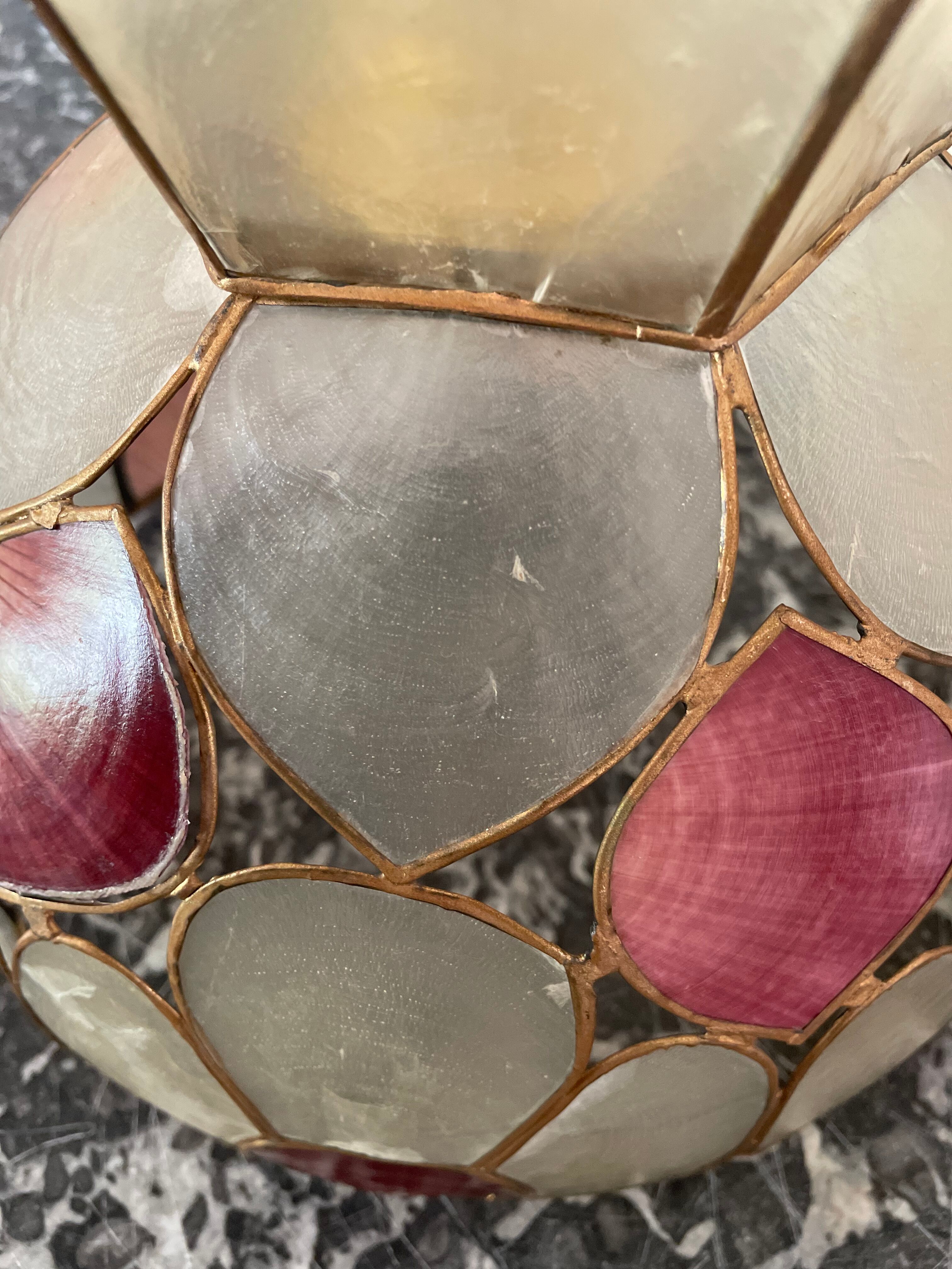 Mother-of-pearl suspension