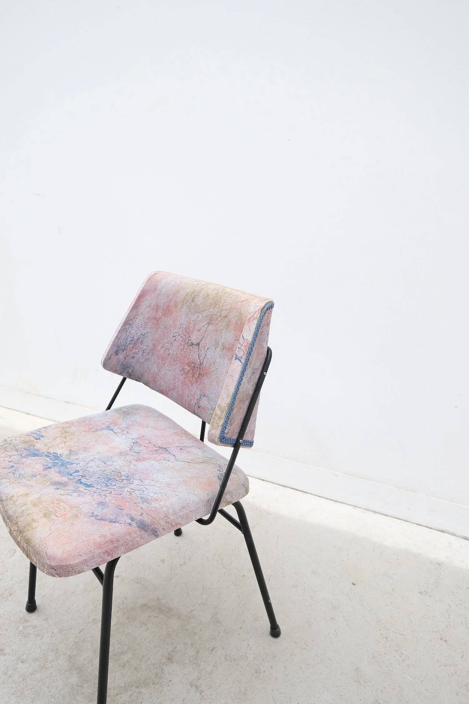 Chaise en métal et tissu, 1950