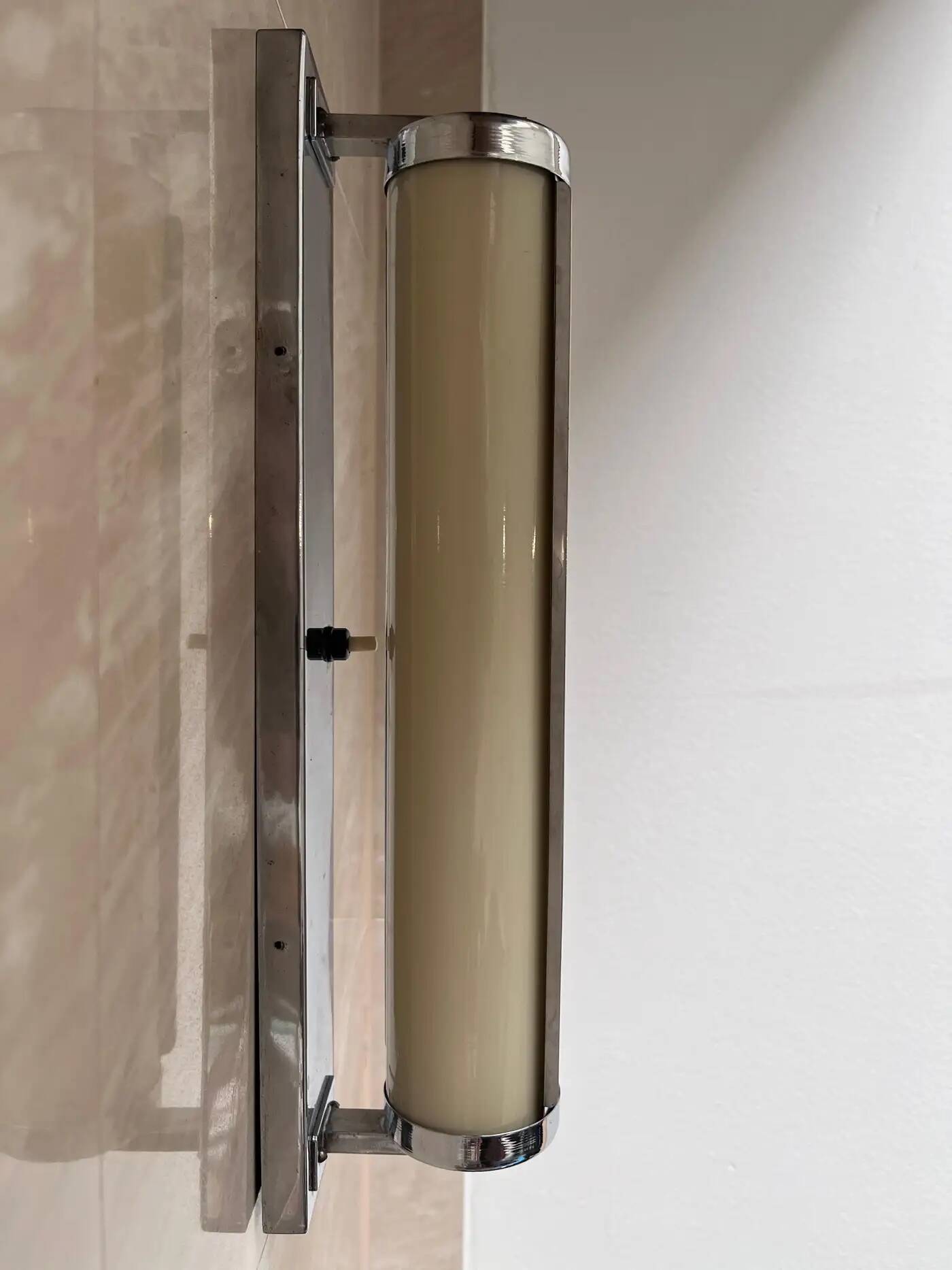 Big chrome Bauhaus / functionalist wall lamp with lampshade - 1930s