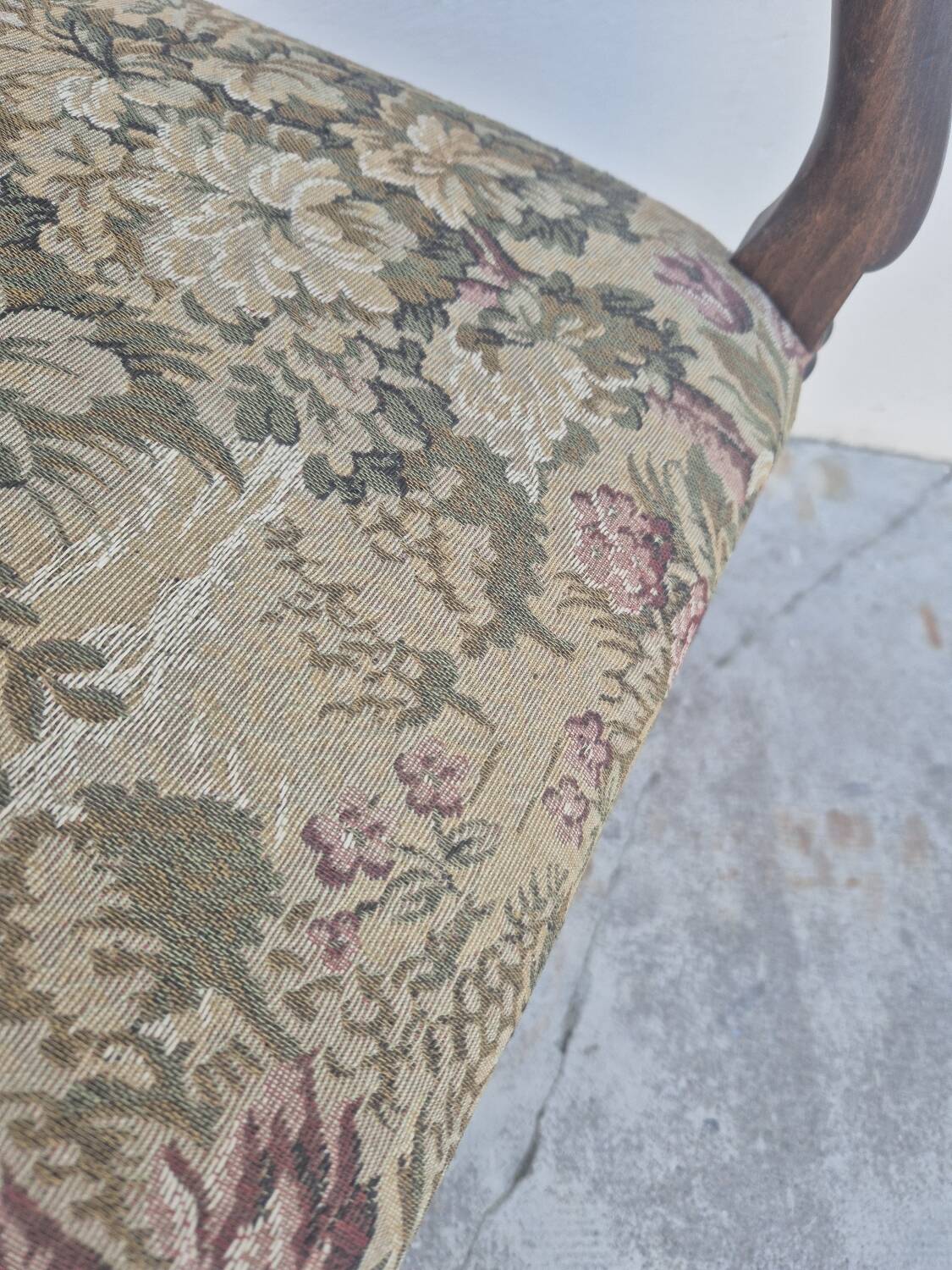 Louis XIII style armchair in walnut