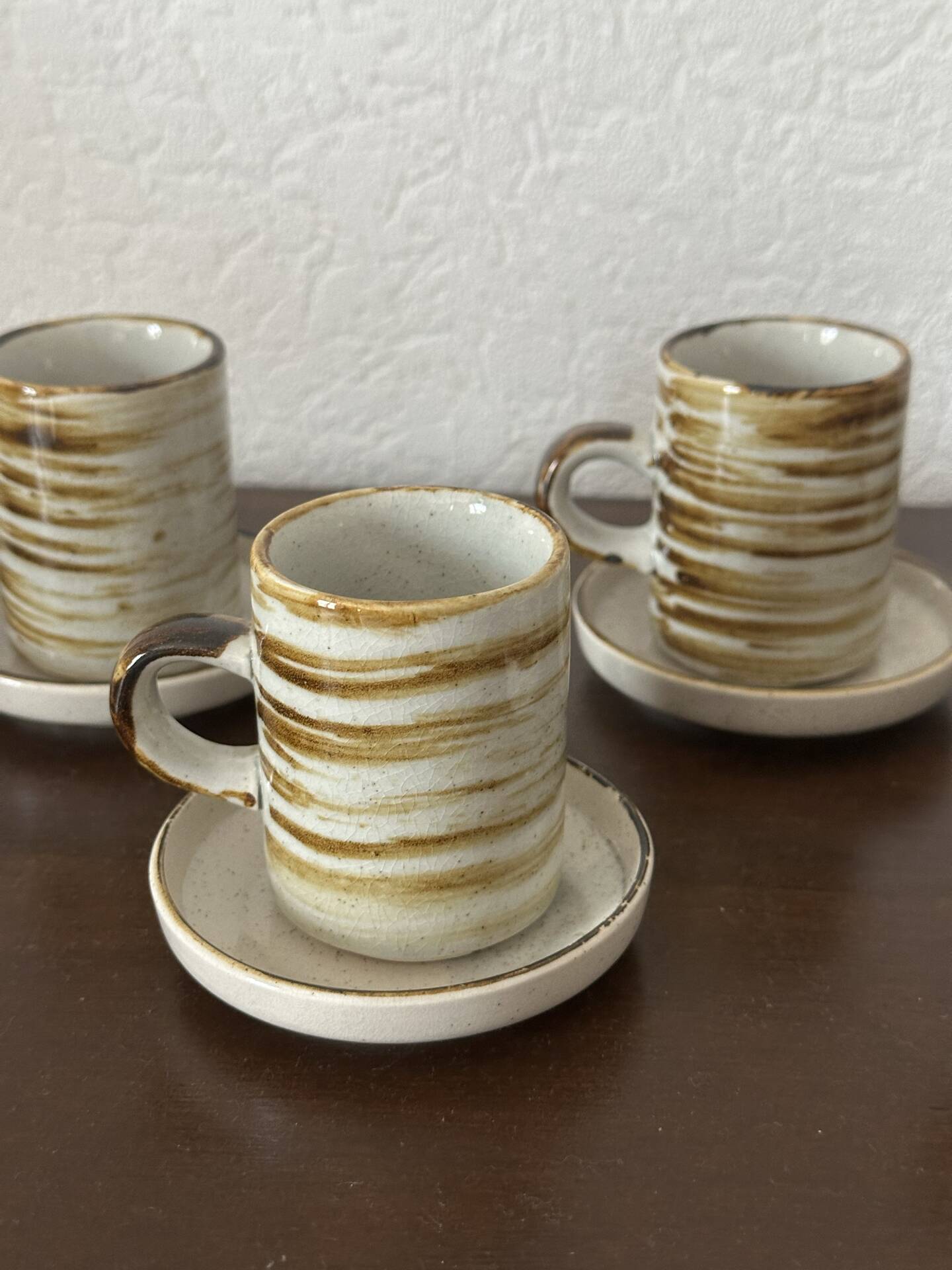Set of 6 vintage glazed stoneware cups and saucers from the 1950s, new.
